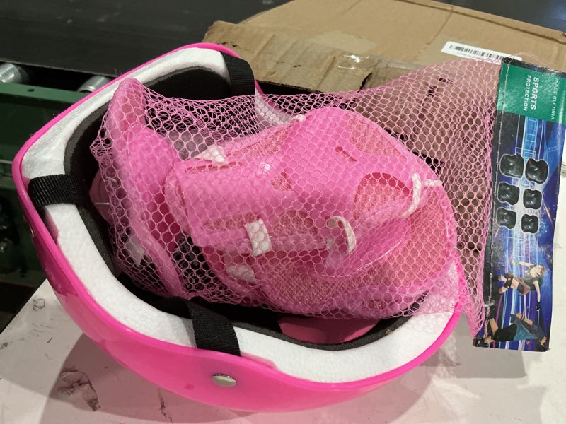 Condition photo showing Good Condition for the 7-piece set contains knee pads, elbows and wrist guards, which are suitable for sports, cycling, roller skating and skateboarding. pink