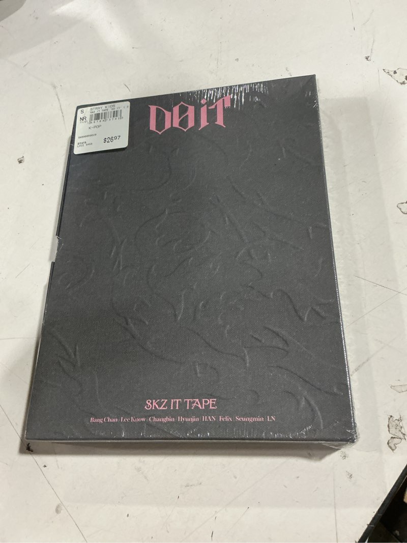 Condition photo showing New/Like New for stray kids - skz it tape 'do it' (do ver.) (cd)