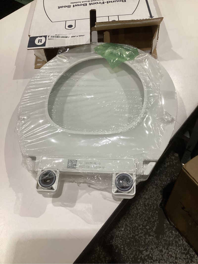 Condition photo showing Good Condition for kohler 4639-rl-0 cachet readylatch round toilet seat soft close, white white round ready latch