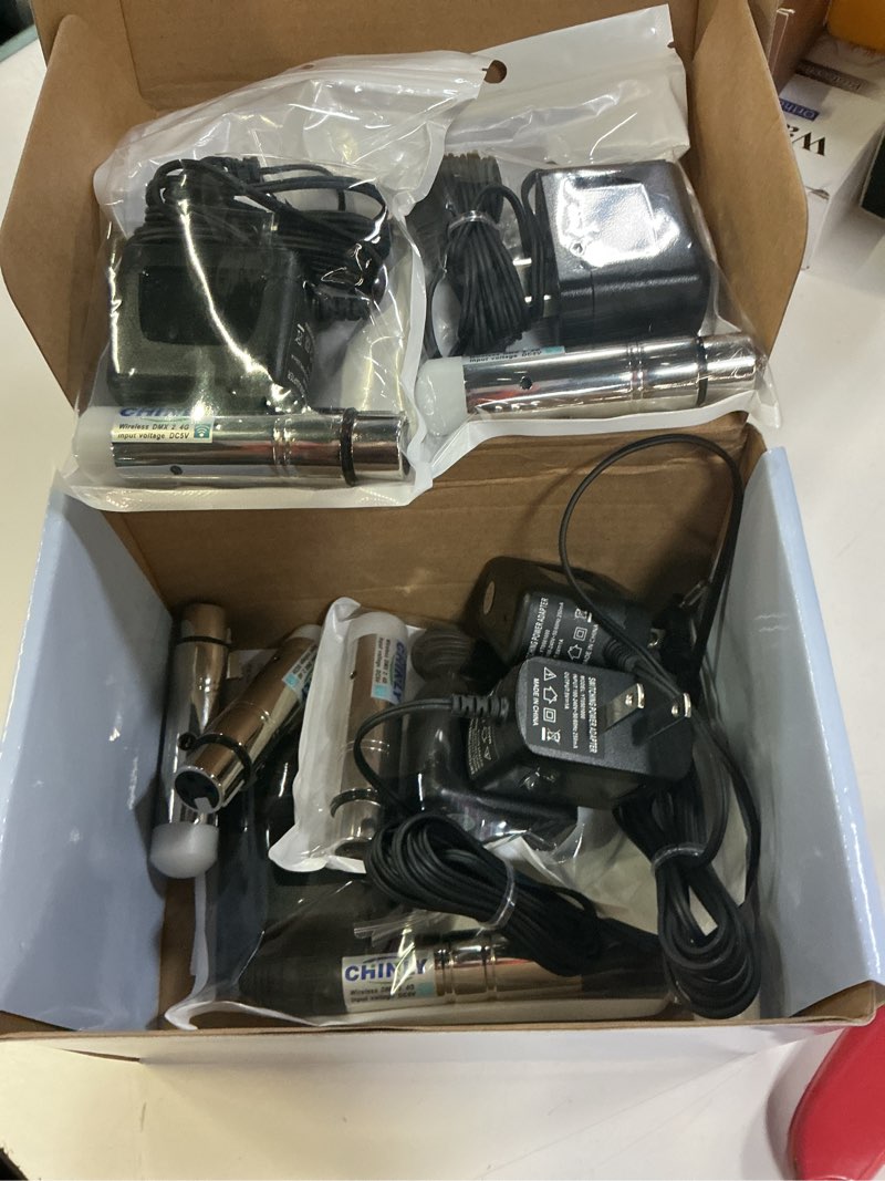 Condition photo showing New/Like New for chinly 6pcs 2.4g dmx512 wireless 1 male transmitter & 5 female receivers control short version for stage par party light