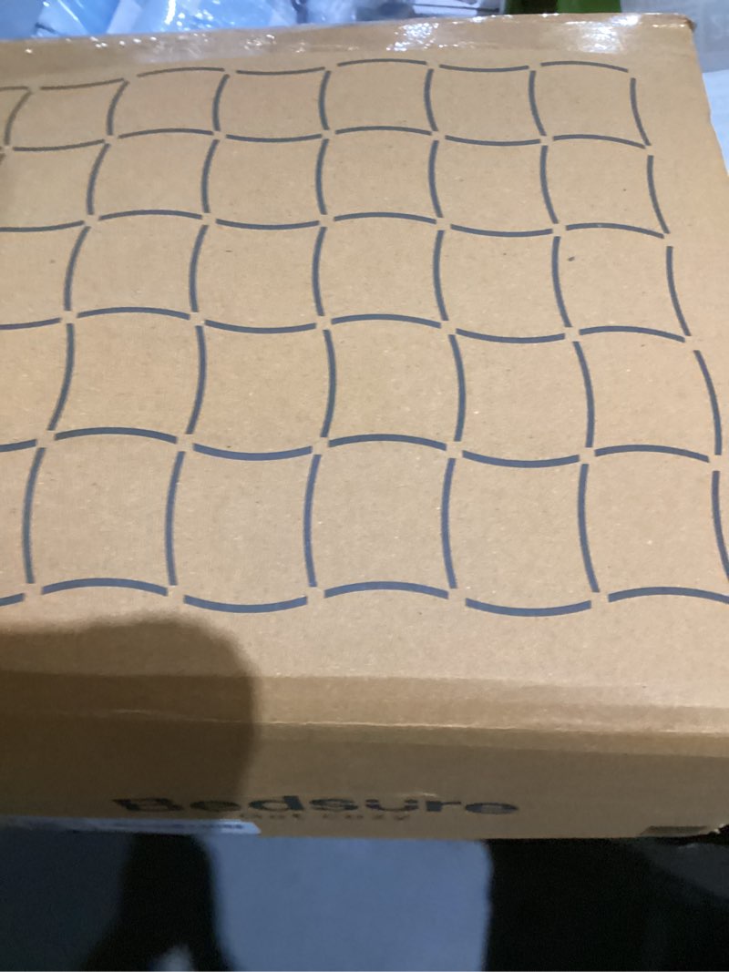 Condition photo showing Good Condition for Bedsure 100% Cotton Muslin Blanket King Size for Bed - 4-Layer Breathable and Lightweight Thin Soft Summer Gauze Muslin Blanket for Adults, Olive Green, 108x90 Inches 04 - Olive Green King (108" x 90")