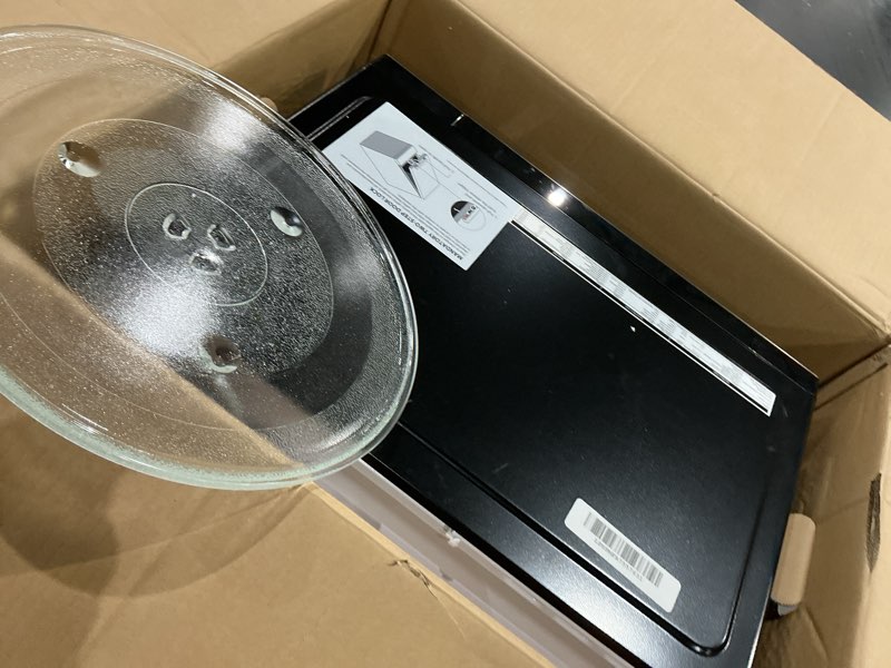 Condition photo showing Good Condition for toshiba em131a5c-bs countertop microwave ovens 1.2 cu ft, 12.4" removable turntable smart humidity sensor 12 auto menus mute function eco mode easy clean interior black color 1000w 1.2 cu.ft