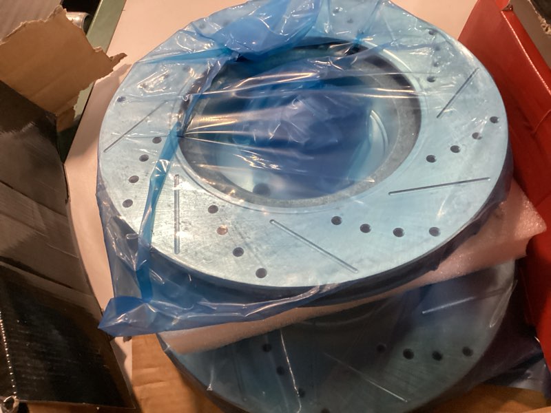 Condition photo showing Good Condition for This is the one single brake disc. If you plan to change discs on the entire axle then you should buy two products. /( similar 