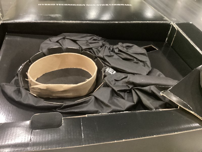 Condition photo showing Good Condition for deluxe hybrid ceramic nonstick 5-pc fry pan set,8,10,12 inch frying pans with tempered glass lid,stay-cool handle, dishwasher safe, works on all stovetops induction for home daily cooking (black) black 8+10+12 inch