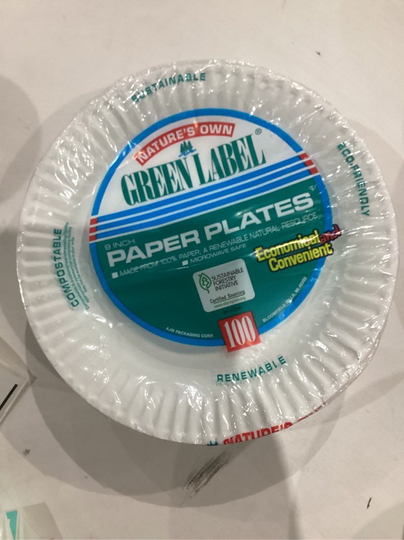 Condition photo showing New/Like New for Nature s Own Green Label Paper Plates  9   White  100 Ct