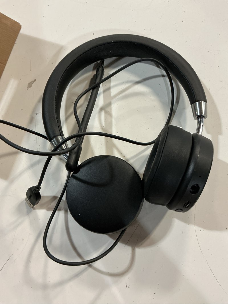 Condition photo showing Good Condition for onn pc wireless headset, bluetooth/2.4ghz, black