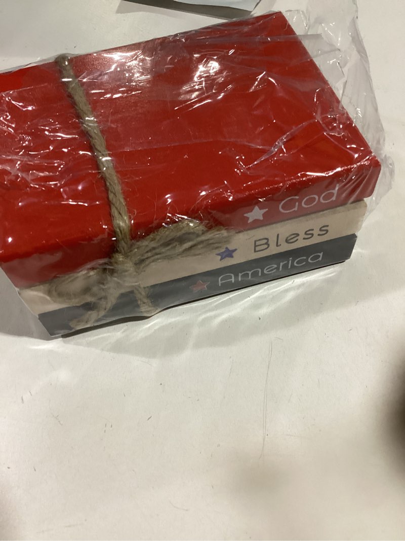 DISENB 4th of July Wooden Truck Signs Decorations, Memorial Day Patriotic Independence Day Table Dec (missing truck)