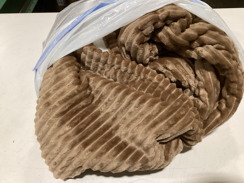 Condition photo showing Good Condition for Bedsure GentleSoft Electric Blanket Twin - Soft Ribbed Flannel Heated Blanket, Heating with 10 Time Settings, 6 Heat Settings, and 8 hrs Timer Auto Shut Off, Gifts for Grandma (62x84 inches, Cream) 03 - Cream Twin