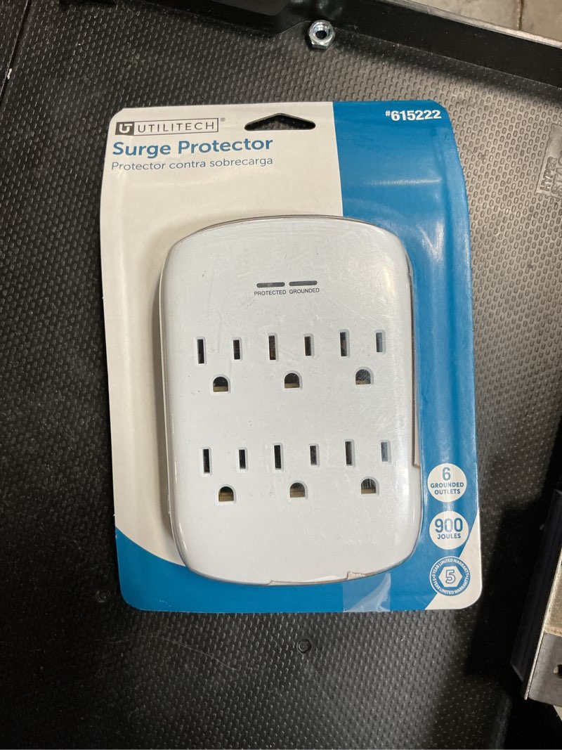 Condition photo showing Good Condition for utilitech 6-outlet 900 joules 1875-watt 1875va white indoor ac surge protector