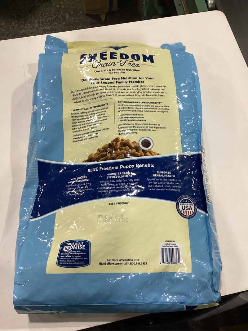 Condition photo showing New/Like New for blue buffalo freedom grain-free puppy dry dog food with dha, complete & balanced nutrition for puppies, made in the usa, chicken & potatoes, 24-lb bag chicken 24 pound (pack of 1)