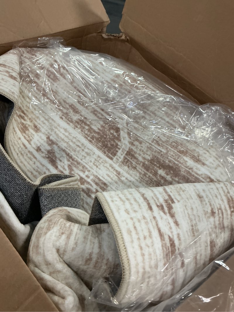 Condition photo showing Good Condition for Area Rugs 9x12 Living Room: Large Vintage Living Room Rug with Non-Slip Backing Low Pile Rugs Soft Indoor Floor Thin Carpet Neutral Carpets for Bedroom Dining Room Farmhouse Nursery Beige/Cream 9' x 12' (Rectangular) Beige/Cream