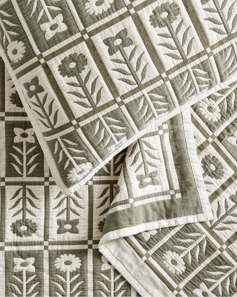 quince- organic cotton jacquard floral coverlet in dried sage size twin