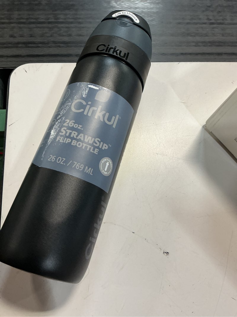 Condition photo showing Good Condition for cirkul 26oz strawsip flip water bottle  stainless steel  double wall insulated  onyx (black)