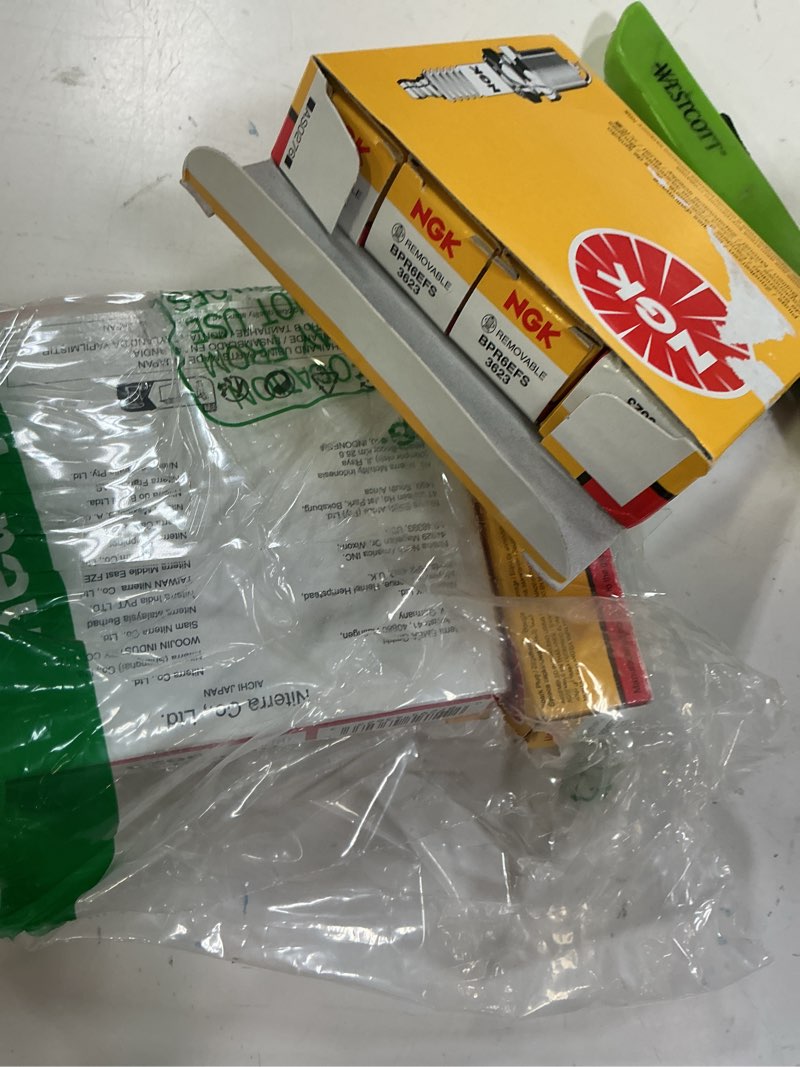Condition photo showing New/Like New for ngk 3623 bpr6efs standard spark plug, pack of 9