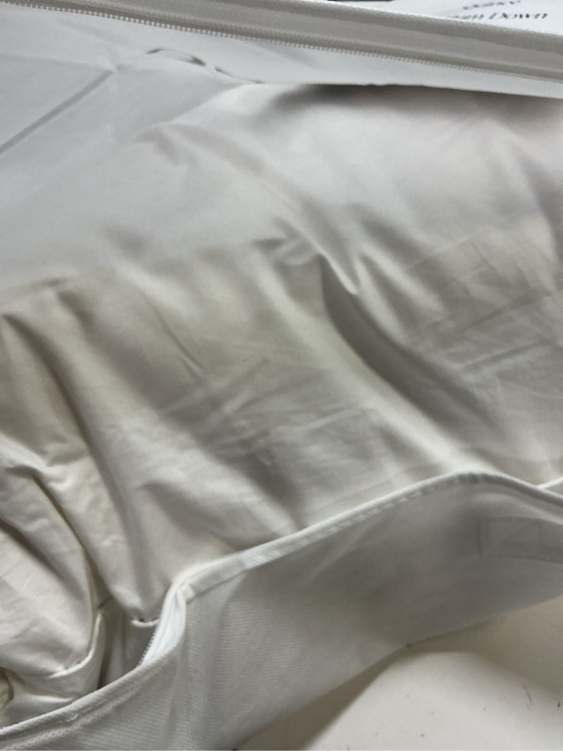 Condition photo showing New/Like New for quince premium down pillow king medium white