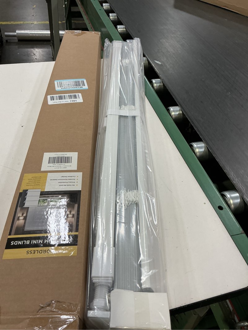 https://lotting-media.assets.bidfta.com/lotting_84203fe0-8103-447f-afa8-5a3538c9992a