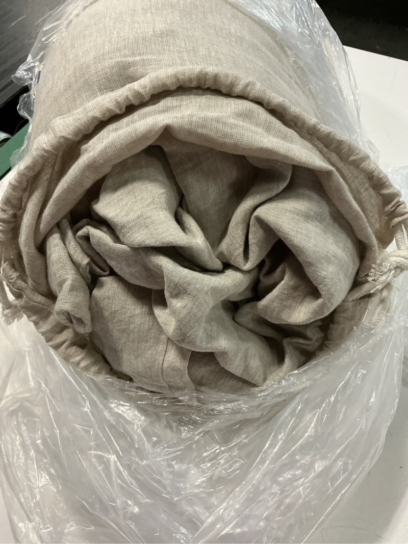 Condition photo showing Good Condition for european linen duvet cover, king/cal king, natural chambray