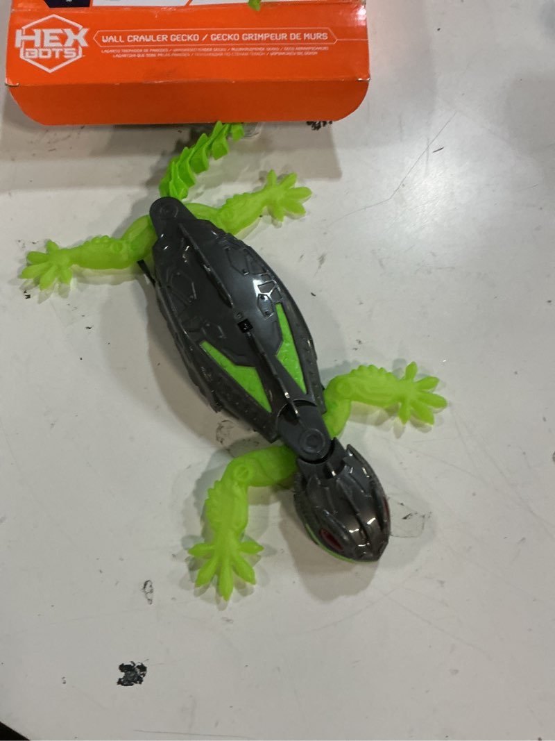 Condition photo showing Good Condition for hex bots wall crawler gecko with official wall climber technology, rechargeable remote control robot kids toys, prank toys for boys & girls ages 4 & up gecko rc (original)