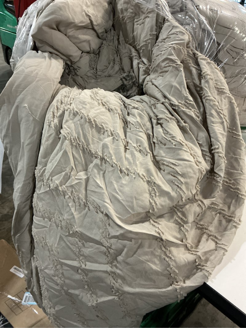 Condition photo showing As Is for bedsure tufted boho comforter set queen size - khaki boho bed set, gentlesoft™ 3 pieces farmhouse-style embroidery bedding, gifts for woman, soft jacquard queen comforter for all seasons queen 09 - khaki - elegant