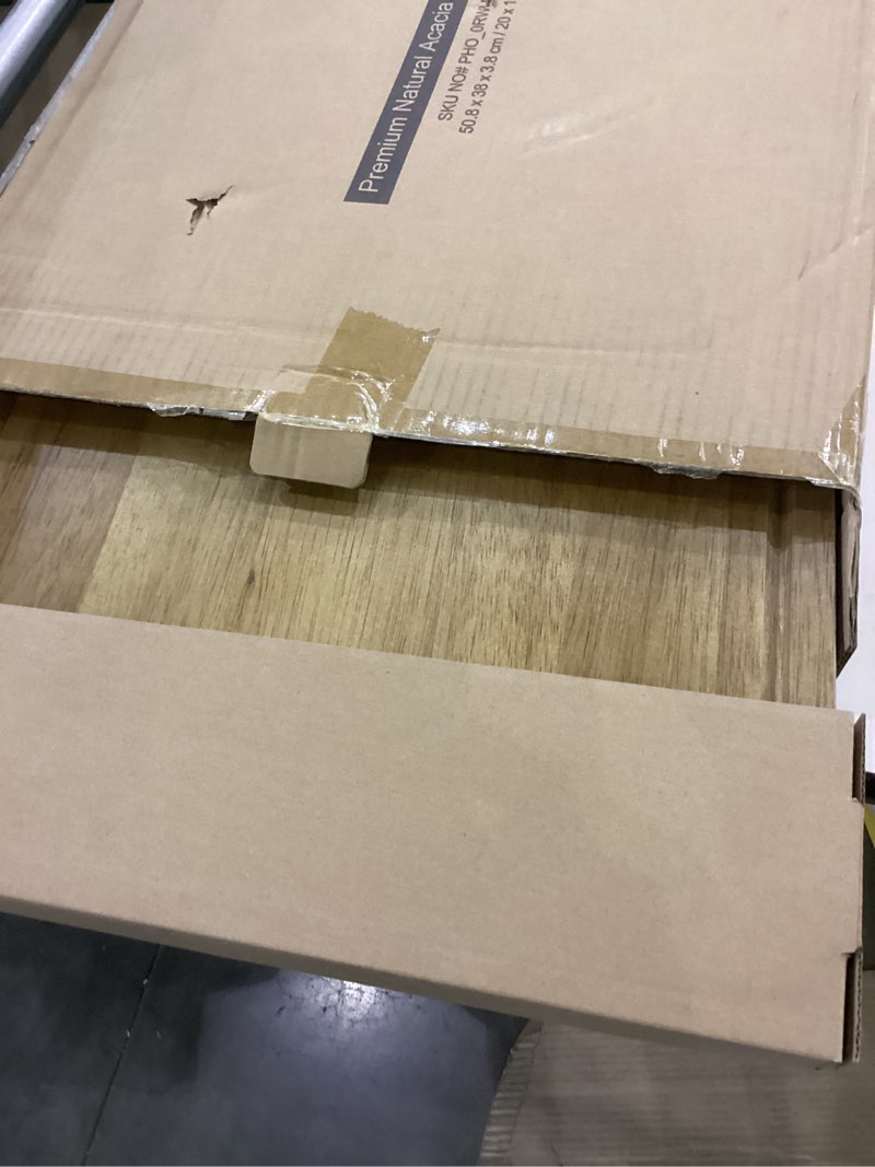 Condition photo showing Good Condition for Garvee Large Wood Cutting Board for Kitchen, 20'' x 15'' Acacia Wood Thick Chooping Board with Deep Juice Groove, Large Butcher Block for Meat Fruits Vegetables Turkey