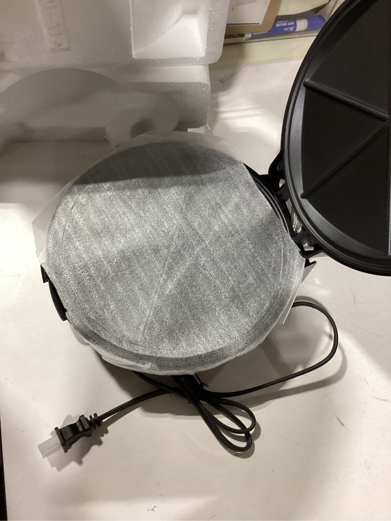 Condition photo showing Good Condition for electric quesadilla maker, 9.5'' quesadilla press with extra stuffing latch, easy slice 6 wedge, grilled cheese corn flour tortilla snacks, nonstick plates, easy to clean, non-slip feet, black