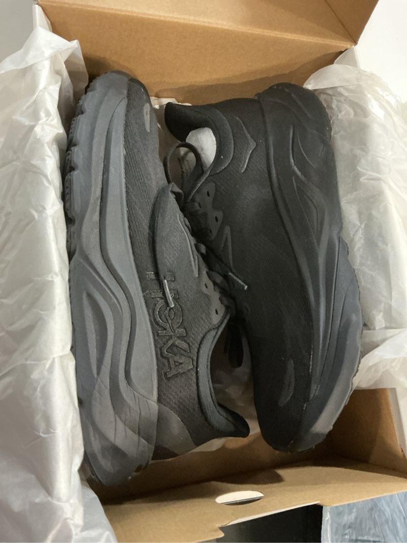 Condition photo showing Good Condition for ((size 11d))hoka men's arahi /black