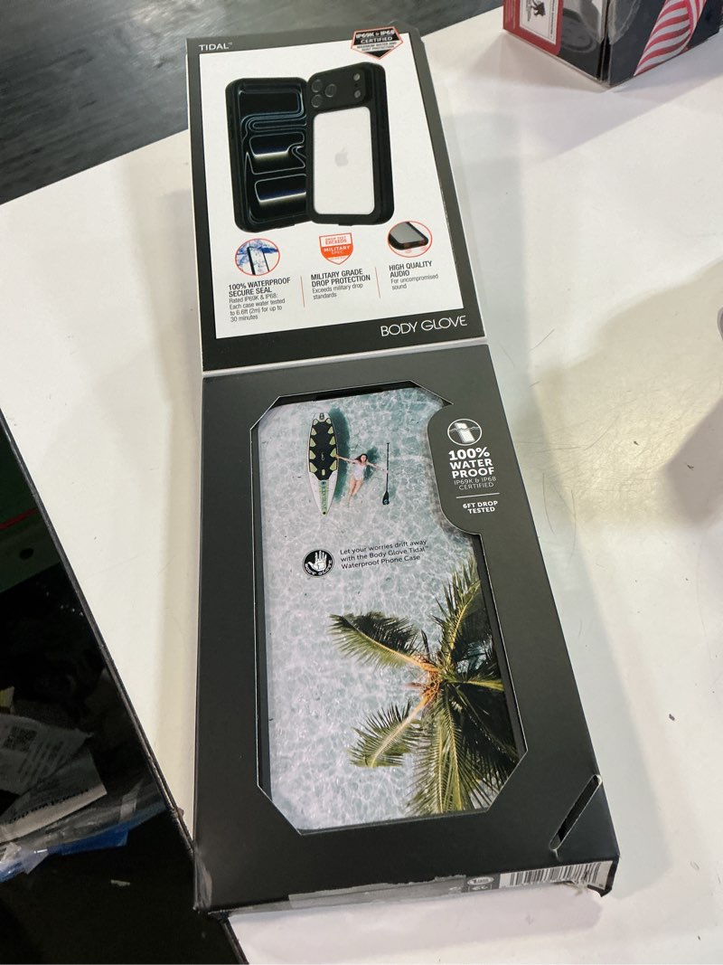 Condition photo showing Good Condition for body glove tidal waterproof phone case for iphone 17 pro max - black/clear