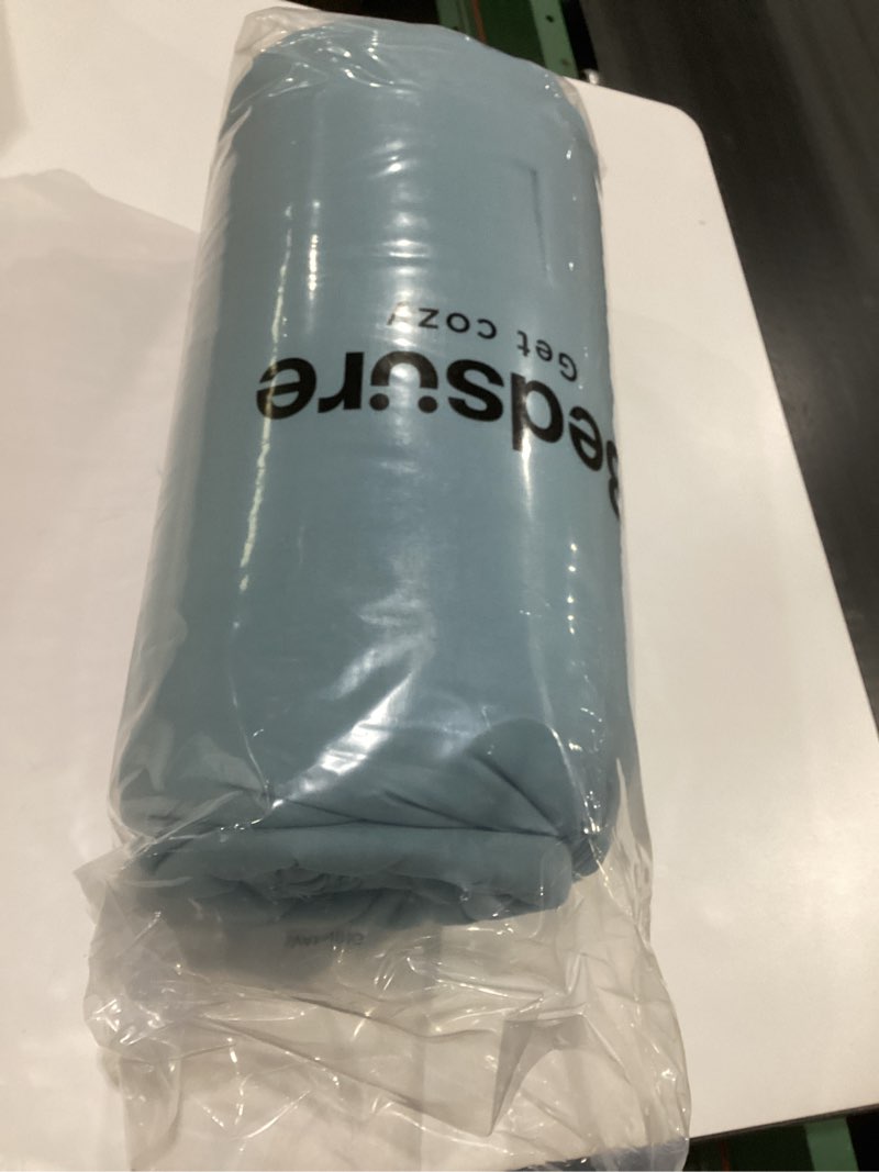 Condition photo showing New/Like New for Bedsure Queen Comforter Set - Light Blue Soft Bedding for All Seasons, Cationic Dyed Bed Set, 3 Pieces, 1 Queen Size Comforter (90\"x90\") and 2 Pillow Shams (20\"x26\"+2\" 19 - Light Blue, COMFORTER ONLY, SIZE UNKNOWN 