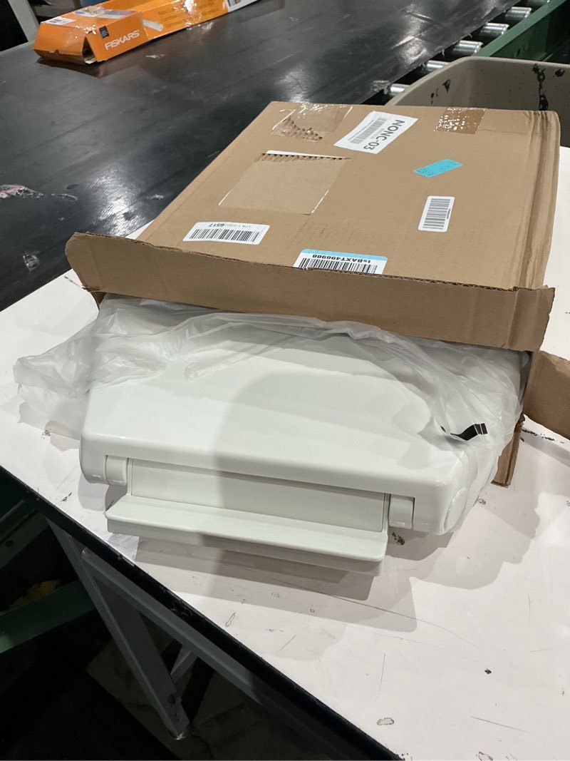 Condition photo showing Good Condition for mayfair preston easy to clean single hinge toilet seat, modern slow close plastic toilet seat, made in usa, round, white round modern hinge