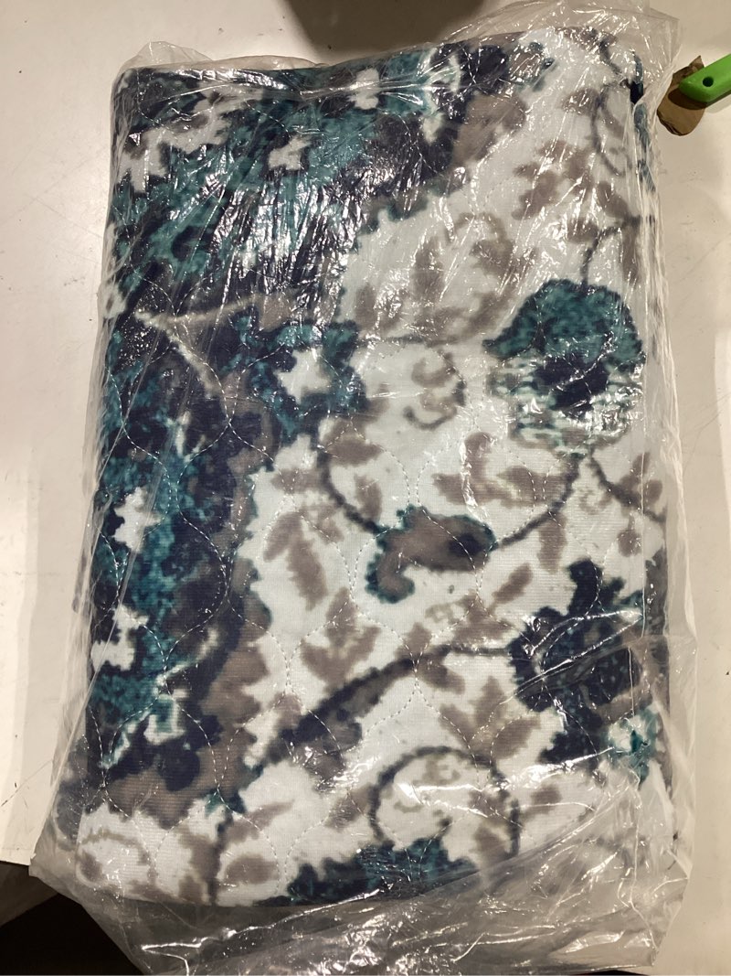 Condition photo showing As Is for pupiboo washable pee pads for dogs & cats 54x 54 super absorbent reusable puppy training pads - 100% waterproof, leak-proof, non-slip pet pads for housebreaking, whelping & indoor floor protection blue medallion 54 x 54 inch (pack of 2)
