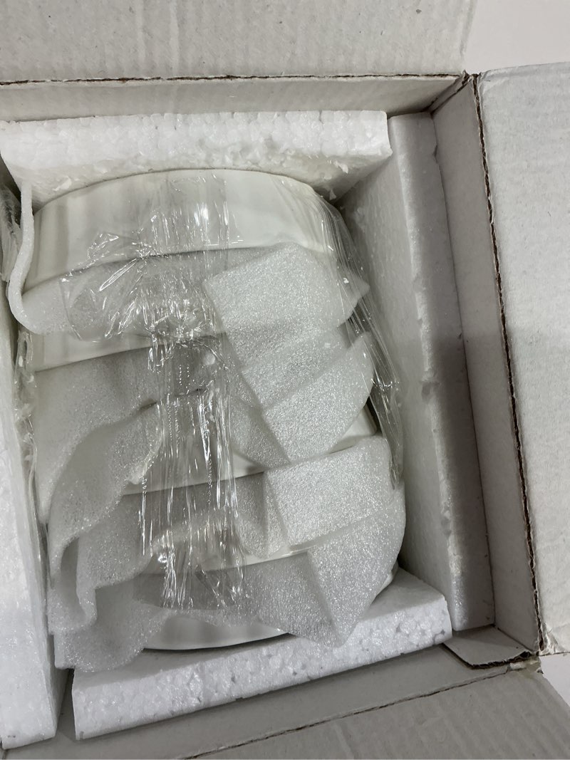 Condition photo showing New/Like New for Delling Creme Brulee Ramekins - 6 Piece Set, 8 oz Round Fluted Quiche Dishes, Oven Safe, White