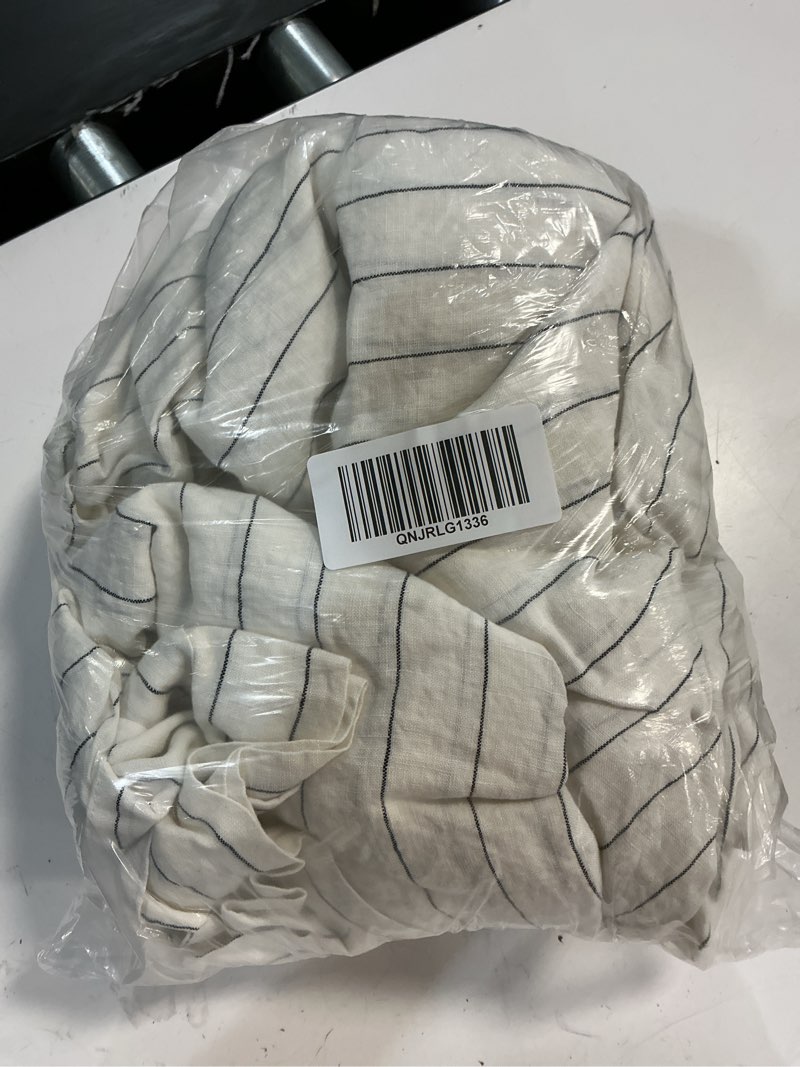 Condition photo showing Good Condition for european linen fitted sheet set, queen, pencil stripe
