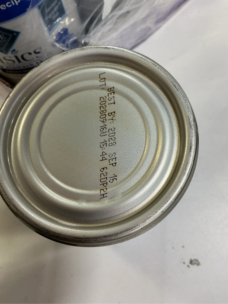 Condition photo showing Good Condition for Blue Buffalo Basics Adult Grain-Free Wet Dog Food for Skin & Stomach Care, Limited Ingredient Diet, Duck & Potato Recipe, 12.5-oz. Cans (12 Count) Duck 1.04 Ounce (Pack of 12)