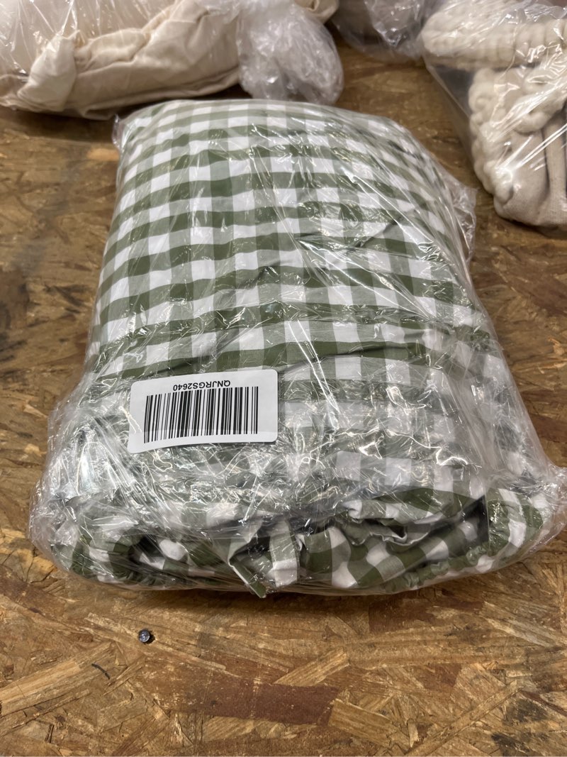 Condition photo showing Good Condition for classic organic percale gingham sheet set, queen, olive