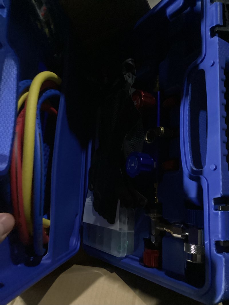 Condition photo showing New/Like New for 3 way ac refrigerant gauges set, ac manifold gauge set, suitable for r12/r22/r410a/r134a/r404z refrigerant,