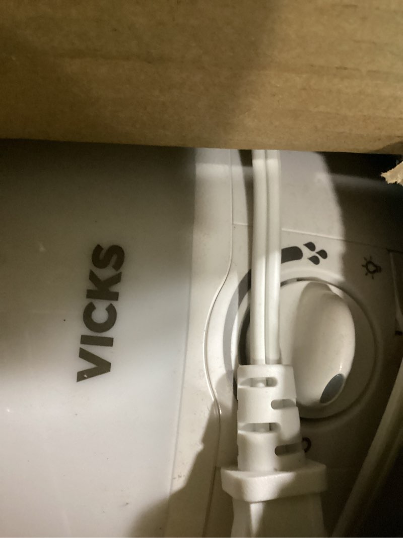 Condition photo showing Good Condition for Vicks Cool Mist 3-in-1 SleepyTime Humidifier for Baby & Kids with Color Changing Night Light and Essential Oil Diffuser