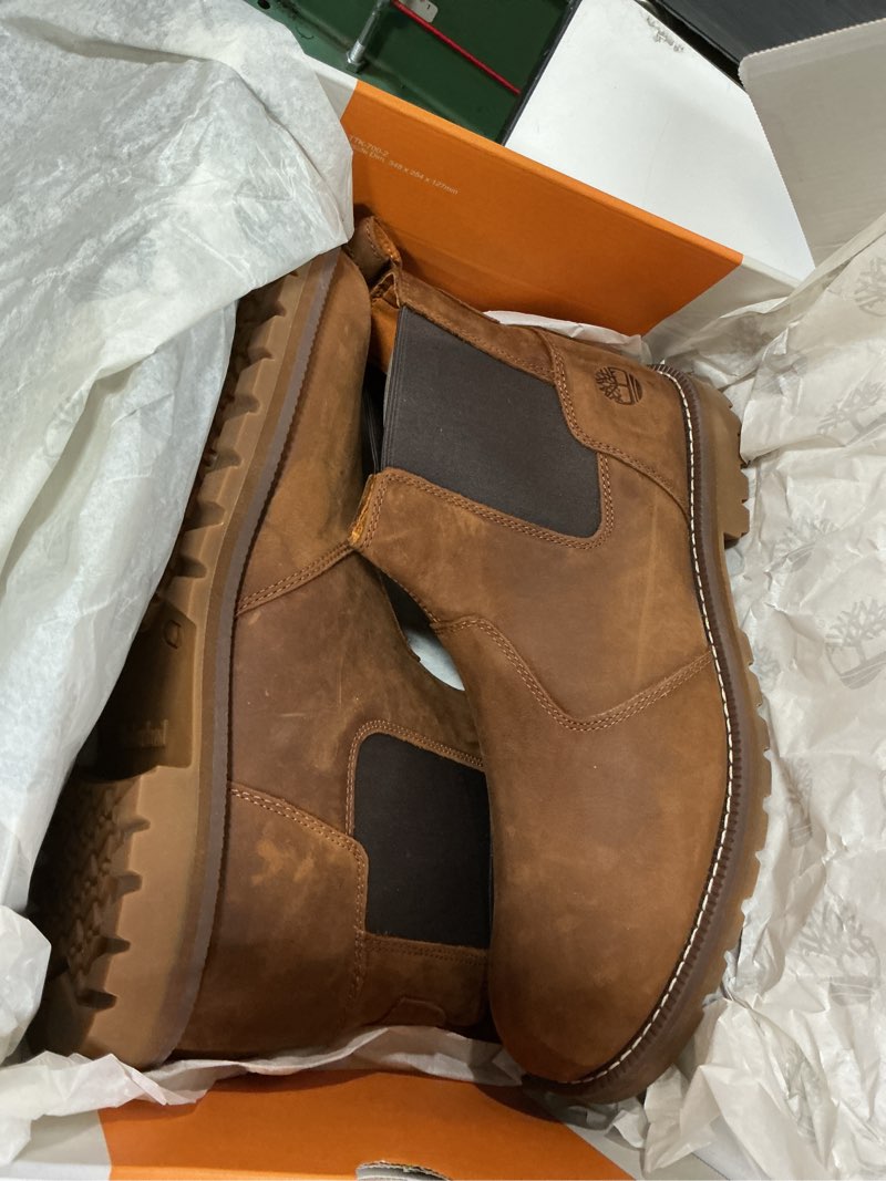 Condition photo showing New/Like New for timberland redwood falls chelsea 11 rust full-grain