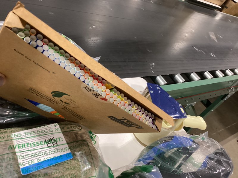 Condition photo showing Good Condition for Similar product300 Pcs Multi Colors Jumbo Smoothie Boba Straws,Plastic Milkshake Disposable Wide-mouthed Large Individually Wrapped Straws(0.43\" Wide X 9.45\" Long) 300PCS(Individually Wrapped)
