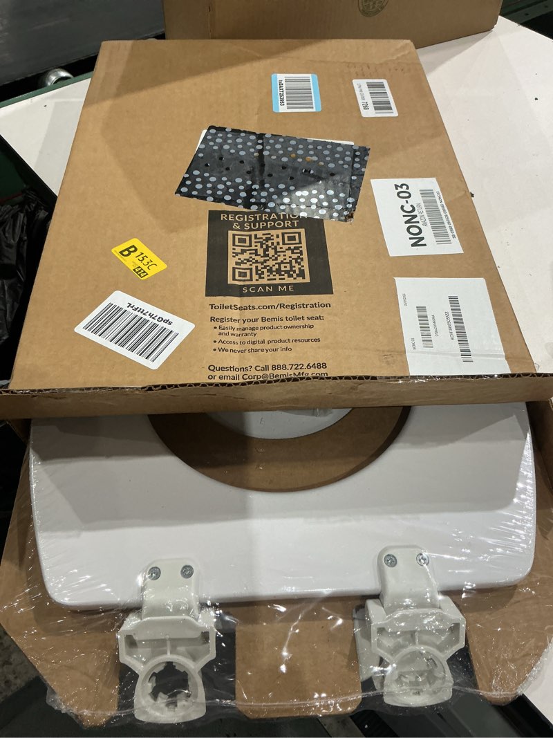 Condition photo showing New/Like New for bemis 1500ec 390 lift-off wood elongated toilet seat, cotton white (pack of 1)
