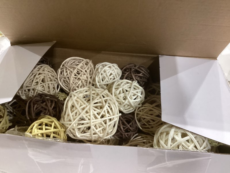 Condition photo showing Good Condition for Patelai 72 Pcs Wicker Rattan Balls Decorative Balls for Vase Centerpiece Bowls Orbs Filler for Spring Summer Craft Home Decor, 4 Sizes(White, Wood, Camel, Coffee)