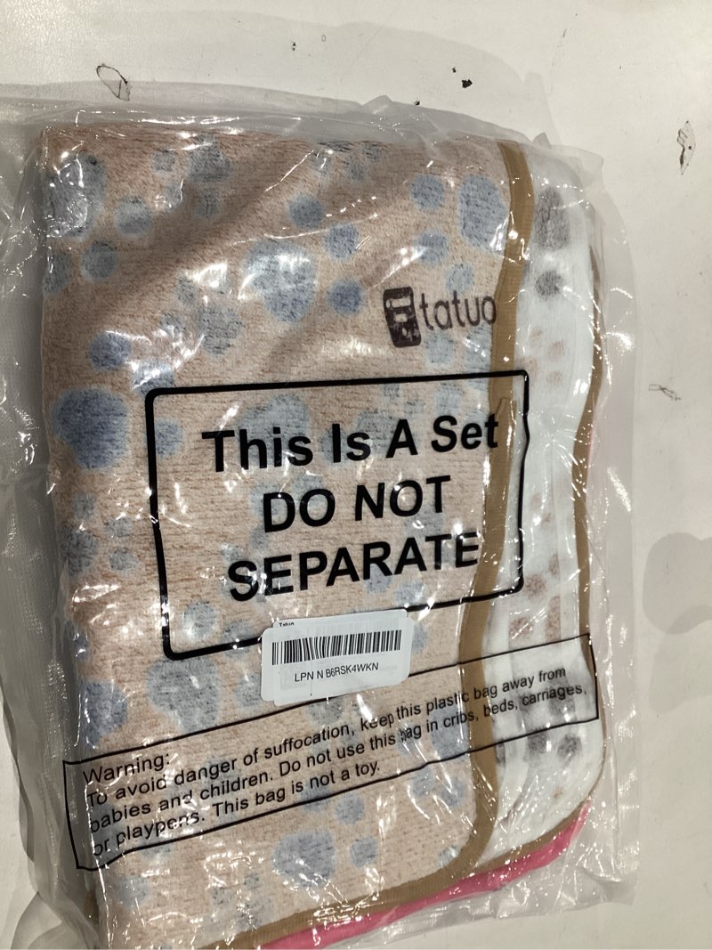 Condition photo showing Good Condition for Tatuo 4 Pcs Dog Blanket for Pet Cat Blankets Indoor Puppy Teething Stuff Toys Paw Print Fleece Soft Blanket Sleep Mat for Guinea Pig Cage(White, Coffee, Pink, Purple,Small(24 x 16 Inch),Square) White, Coffee, Pink, Purple Small(24 x 16Inch)