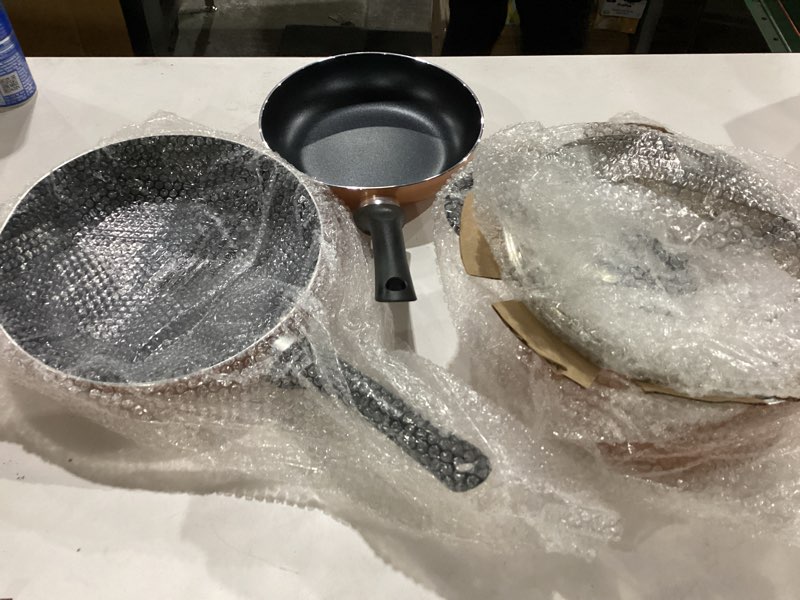 Condition photo showing New/Like New for Moss & Stone 4 Peice Pots & Pans Set Nonstick Cookware Set, Aluminum Pots and Pans, Copper Pots and Pans Set with Glass Lid, Dishwasher Safe, Cooking Set