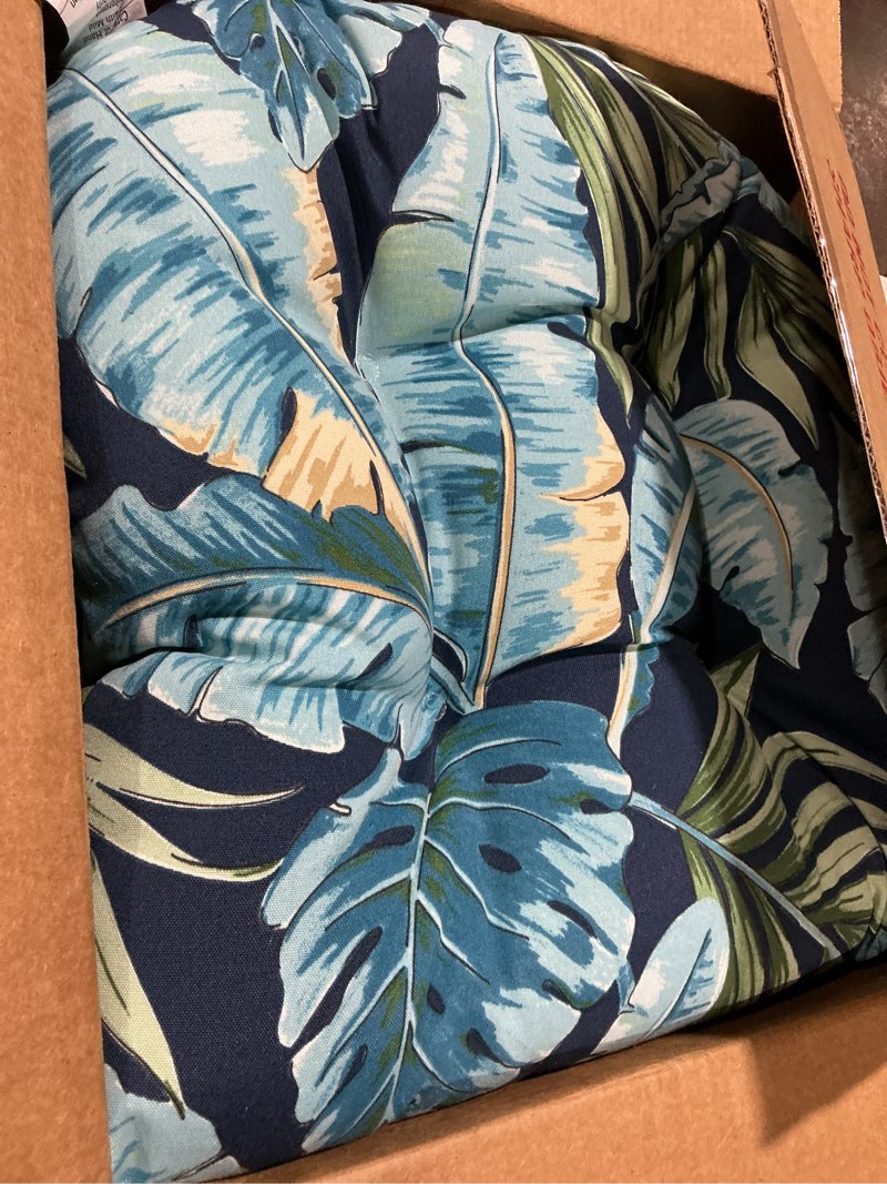 Condition photo showing Good Condition for pillow perfect tropic botanical indoor/outdoor tufted wicker seat cushion, 2 count, 19" x 19", blue tortola midnight 19" x 19" blue tortola midnight