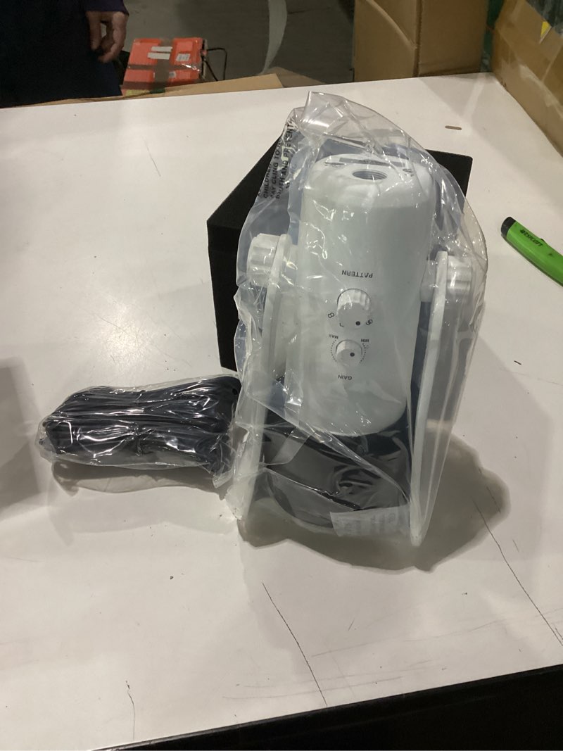 Condition photo showing New/Like New for movo um700w white desktop usb microphone for computer - studio mic with 4 pickup patterns - usb gaming microphone for pc, mac, and android - best mic for podcast recording and streaming setup