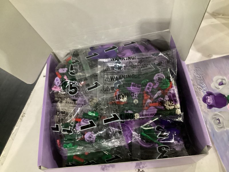 Condition photo showing New/Like New for pink & purple roses flower bouquet building set, everlasting botanical collection for adults, aesthetic home decor & romantic gift for women, anniversary 615pcs
