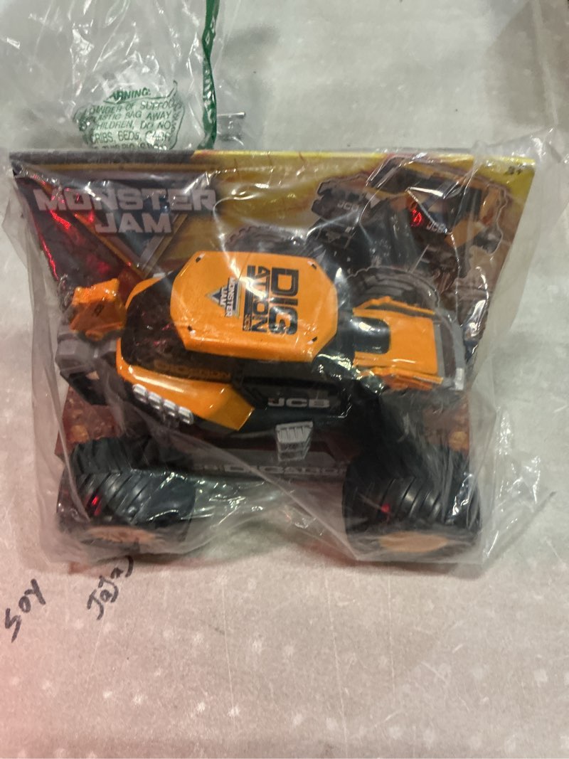 Condition photo showing Good Condition for monster jam, official jcb digatron monster truck, collector die-cast vehicle, 1:24 scale, kids’ toys for boys and girls aged 3 and up
