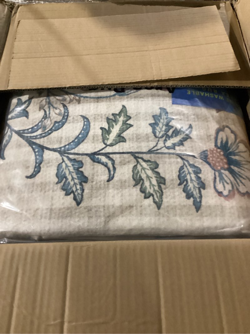 Condition photo showing Good Condition for GarveeHome Small Entryway Rug, 2x3 Washable Front Door Rug Indoor Entrance French Floral Carpet Non-Slip Low Pile Beige Throw Rugs for Kitchen, Powder Room, Entry, Bathroom, Kids Room Baby Blue 2' x 3' (Rectangular)