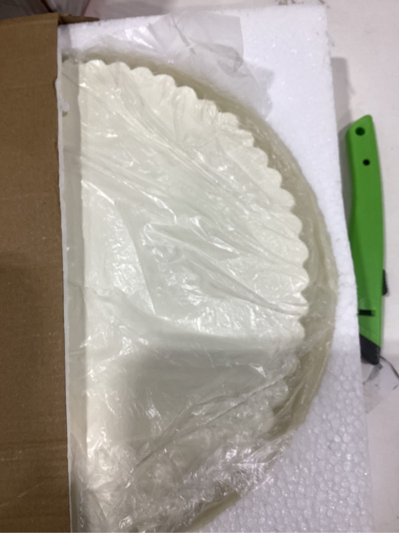 Condition photo showing Good Condition for decorative tray for coffee table decor - concrete round tray home decor - bandejas decorativas - circle coffee table centerpiece
