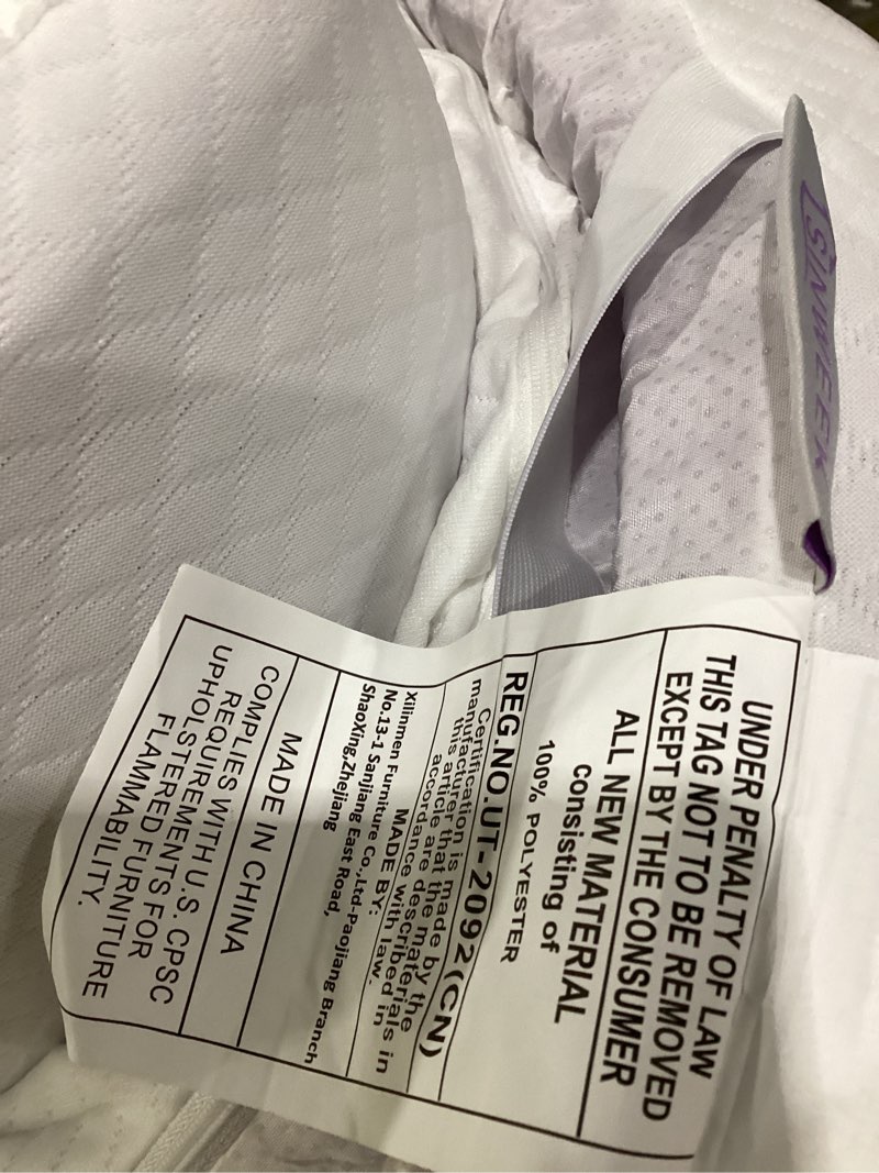 Condition photo showing As Is for sinweek mattress topper