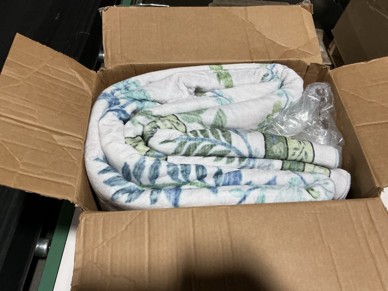 Condition photo showing Good Condition for dcx green 9x12 rug, kid & pet friendly with rubber back non slip, machine washable stain resistant botanical floral rug for living room, bedroom, soft low pile large nursery carpet 9' x 12' (rectangular) green & blue